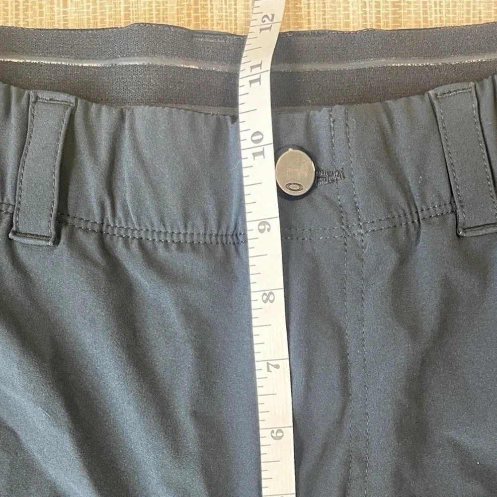 OAKLEY Mens Performance Shorts Size 30 NAVY Golf Stretch Longer Inseam ‎ 11